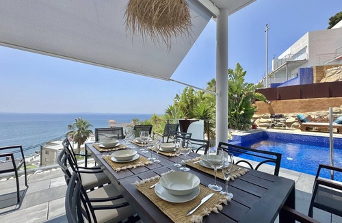 Almadraba-Canyelles Villa | Villa Sol in Canyelles with private pool and Wi-Fi