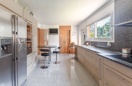 La Canyera Villa | Villa 'Sol' with Mountain View, Wi-Fi and Air Conditioning