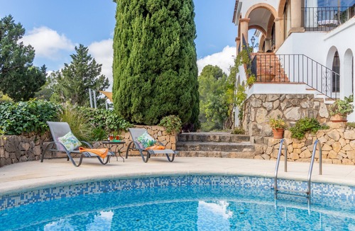 Montgo de Toscamar Villa | Villa "Sol y Luna" with Mountain View, Pool, Terrace, A/C & Wi-Fi