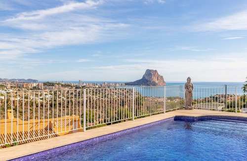 Calpe Villa | Villa 'Sol Y Mar' with Private Pool, Wi-Fi and Air Conditioning