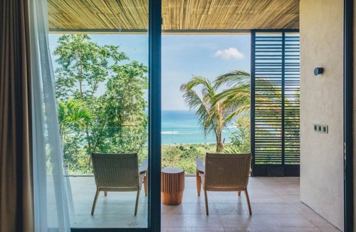 Praya Barat Villa | Villa Solah at Tampah Hills