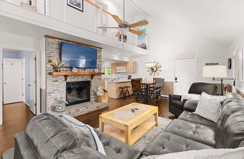Ocean Pines House | Villa Sole Retreat - Screened Porch & Fire Pit!