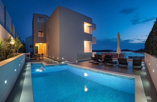 Dvornica Villa | Villa Somnium near Trogir, pool and gym