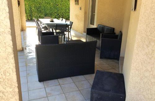 Saint-Laurent-La-Vernede Villa | Villa spacieuse à Saint-Laurent-la-Vernède avec piscine