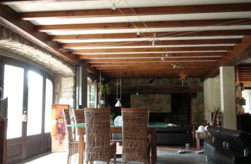 Le Chambon-sur-Lignon Villa | Villa spacieuse avec piscine à Le Chambon-sur-Lignon