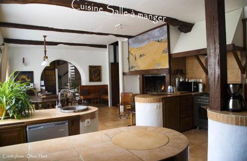 Crastes House | Villa spacieuse à Crastes avec piscine privée et vue montagne