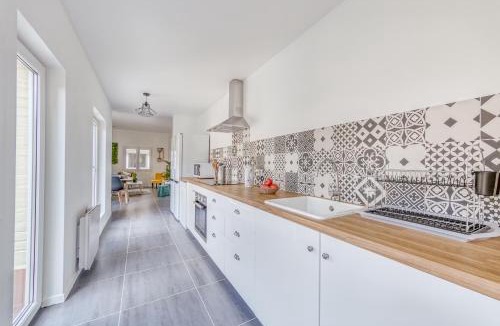 Valenciennes Villa | Villa Spacieuse 6 ch/12 personnes/6 SDB WC privée