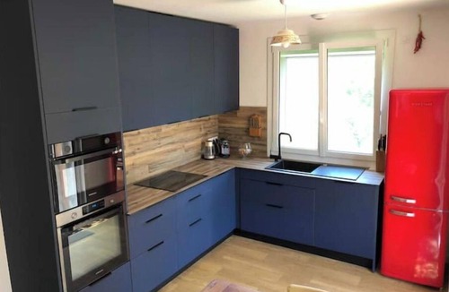 Beziers House | Villa Spacious heated 9x4 pool Terraces Table tennis Giant chess 5ch office