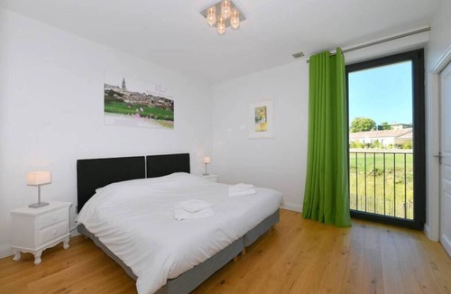 Gardegan-et-Tourtirac House | Villa St Andrews on the Golf with AC