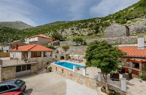 Pridvorje Villa | Villa Stone House Kuna - Three-Bedroom Villa with Private Pool
