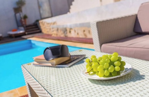 Sveti Vid Dobrinjski Villa | Villa Storia - Private house in a quiet town