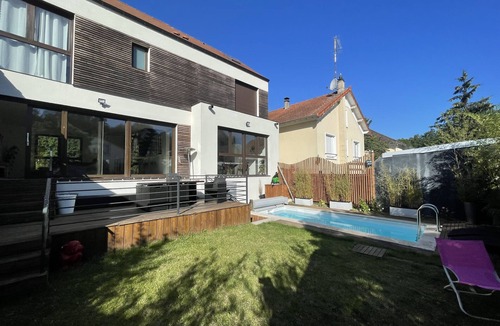 Sucy-en-Brie House | Villa Sucy with private pool