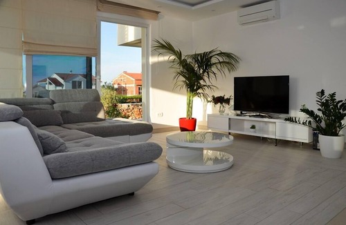 Susica Apartment | Villa Summer Dreams - a peacful oasis in Murter - suitable for family and groups
