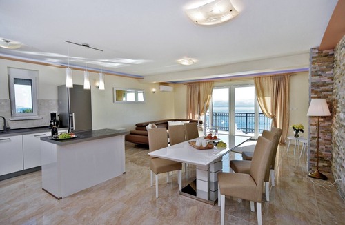 Mimice Villa | Villa Sun Palace is a luxury 5 bedroom villa with amazing sea views