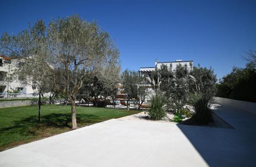 Sukosan Villa | Villa Suncica with Heated Pool, Jacuzzi and Bikes near Zadar