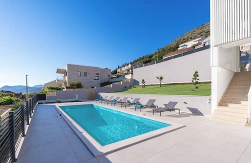 Gornji Kono Villa | Villa Sunset- One Bedroom Penthouse with Sea View; Shared Swimming Pool
