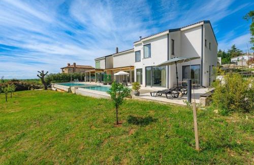 Fuskulin Villa | Villa Sunset - with private pool, squash coart and table tennis