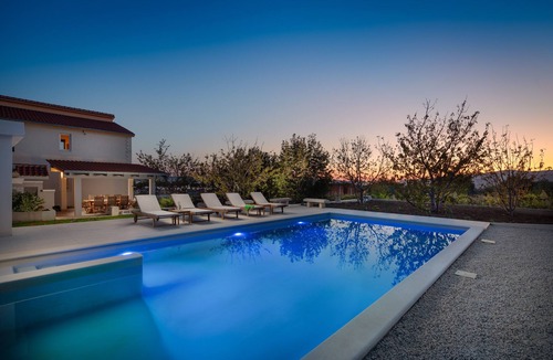 Kastel Luksic House | Villa Sunshine overlooking Kastela bay