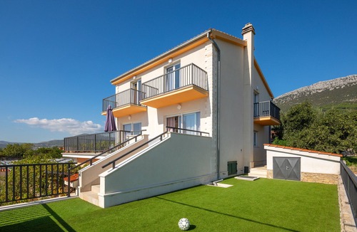 Kastel Luksic House | Villa Sunshine overlooking Kastela bay