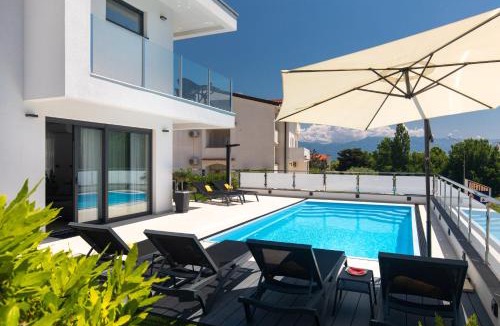 Jurandvor Villa | Villa Supernus with Heated Pool