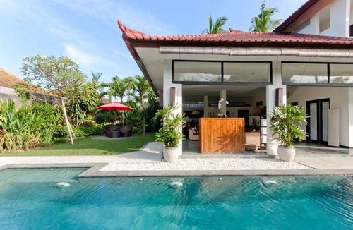 Drupadi Villa | Villa Surga – Villa Near the Beach