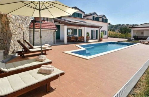 Muc Villa | Villa Svilaja****