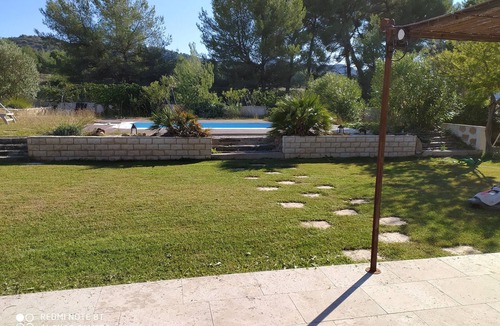 Charleval House | VILLA + SWIMMING POOL exclusive