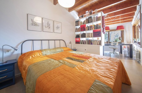 Torrelles de Llobregat Villa | Villa Torrelles: Pool and views 20min to Barcelona