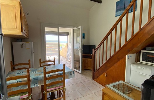 Leucate Villa | Villa T3 Mezzanine, 6 ppl, Beach Access, Parking, Pets Allowed