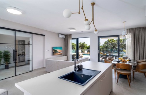 Duce Villa | Villa Tanja - Four Bedroom Villa, Sleeps 8