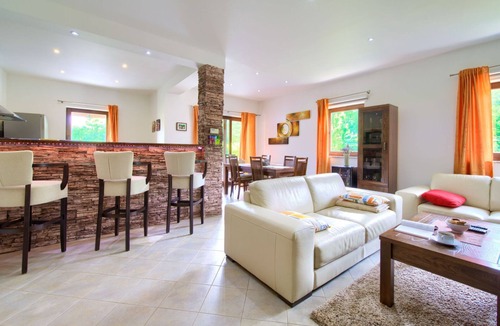 Kras Villa | Villa Tara with heated pool by Villas Guide