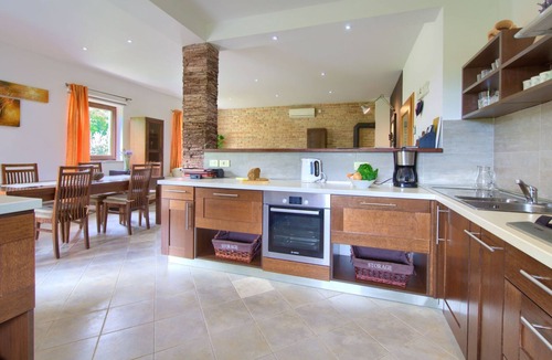 Kras Villa | Villa Tara with heated pool by Villas Guide