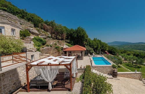 Popovici Villa | Villa Tea-a special family-friendly stay!