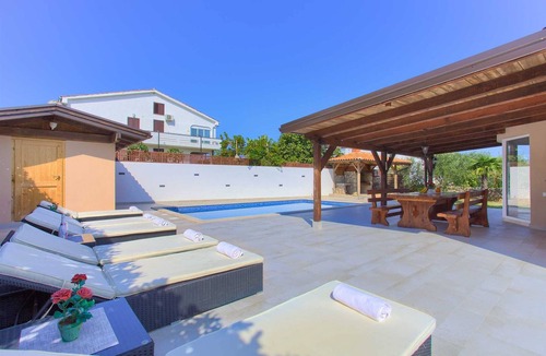 Vantacici Villa | Villa Tereza with heated pool