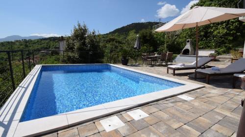 Bregi Villa | Villa Terra by Villas Guide