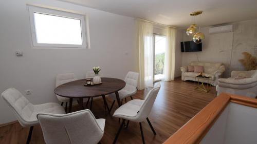 Bregi Villa | Villa Terra by Villas Guide
