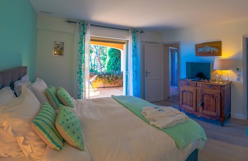 Le Lavandou Bed & Breakfast | Villa Thalassa Art' B&B