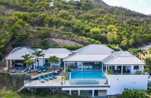 Orient Bay House | Villa The SALT Pool, Jacuzzi, Sea View