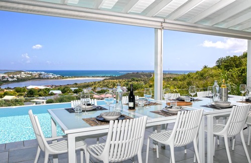 Orient Bay House | Villa The SALT Pool, Jacuzzi, Sea View