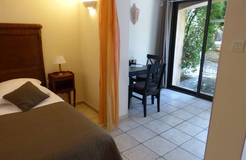 Laudun House | Villa Thebaïde Chambres d'hôtes
