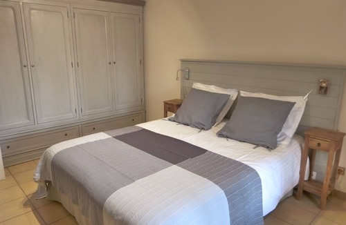 Laudun House | Villa Thebaïde Chambres d'hôtes