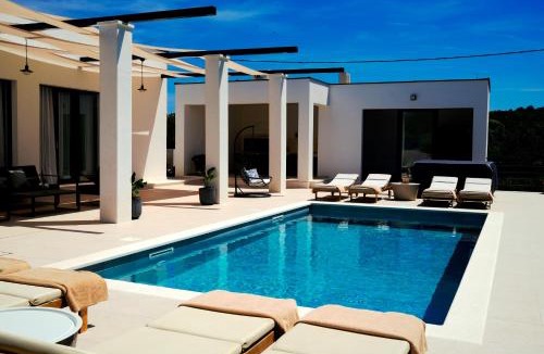 Dvornica Villa | Villa Thora