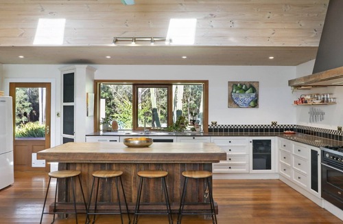 Holgate House | Villa Tierra| pool, acreage | Accom Holidays