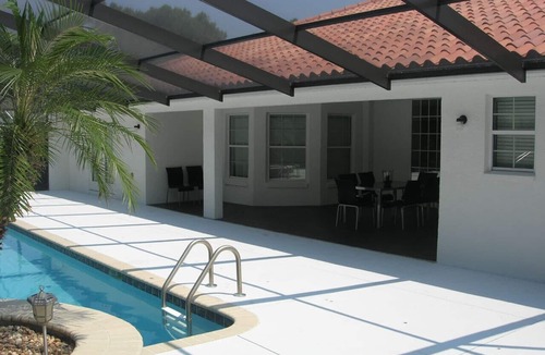 Inverness House | Villa Timucuan: Modern 4 Bedroom Villa With Pool