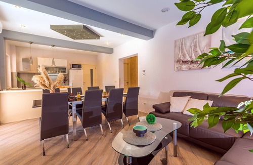 Duce Villa | Villa Tina - luxurious accomodation with heated pool, a Jacuzzi, 6 bedrooms