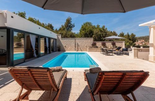 Milna (Brac) House | Villa TM with private heated pool, poolhouse & private garage