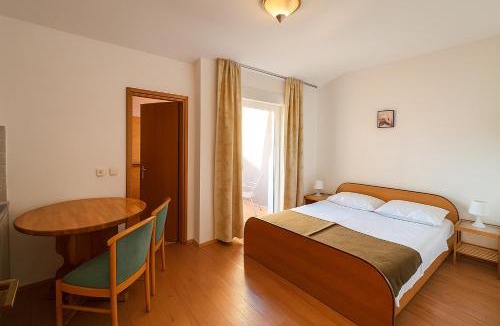 Sveti Filip i Jakov Apartment | Villa Toni
