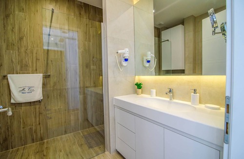 Stikovica Villa | Villa Tonia - Five Bedroom Villa, Sleeps 10