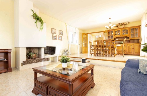 Sant Jaume dels Domenys Villa | Villa Torreón - Gran piscina y jardín, BBQ, Wifi
