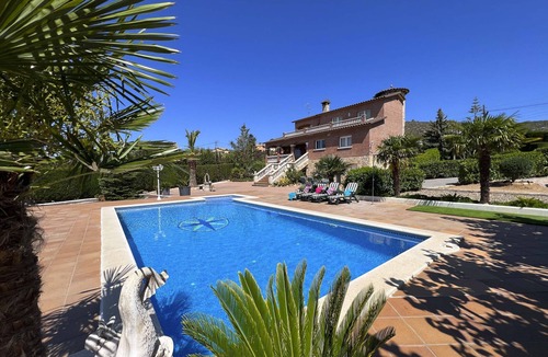 Sant Jaume dels Domenys Villa | Villa Torreón - Gran piscina y jardín, BBQ, Wifi